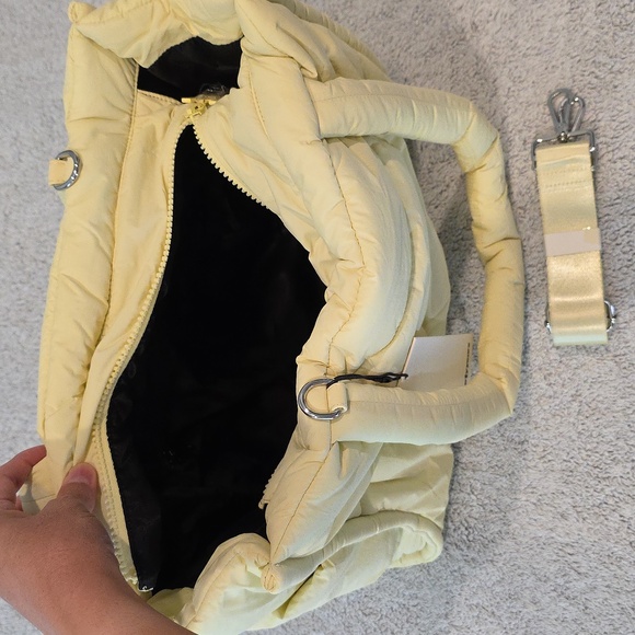 Thirty Years Puffer Tote - Picture 2 of 2